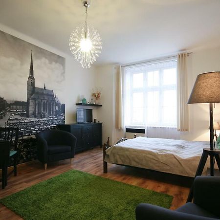 Apartman Mrakodrap Plzen Luaran gambar
