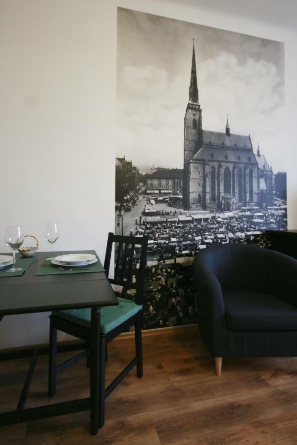 Apartman Mrakodrap Plzen Luaran gambar