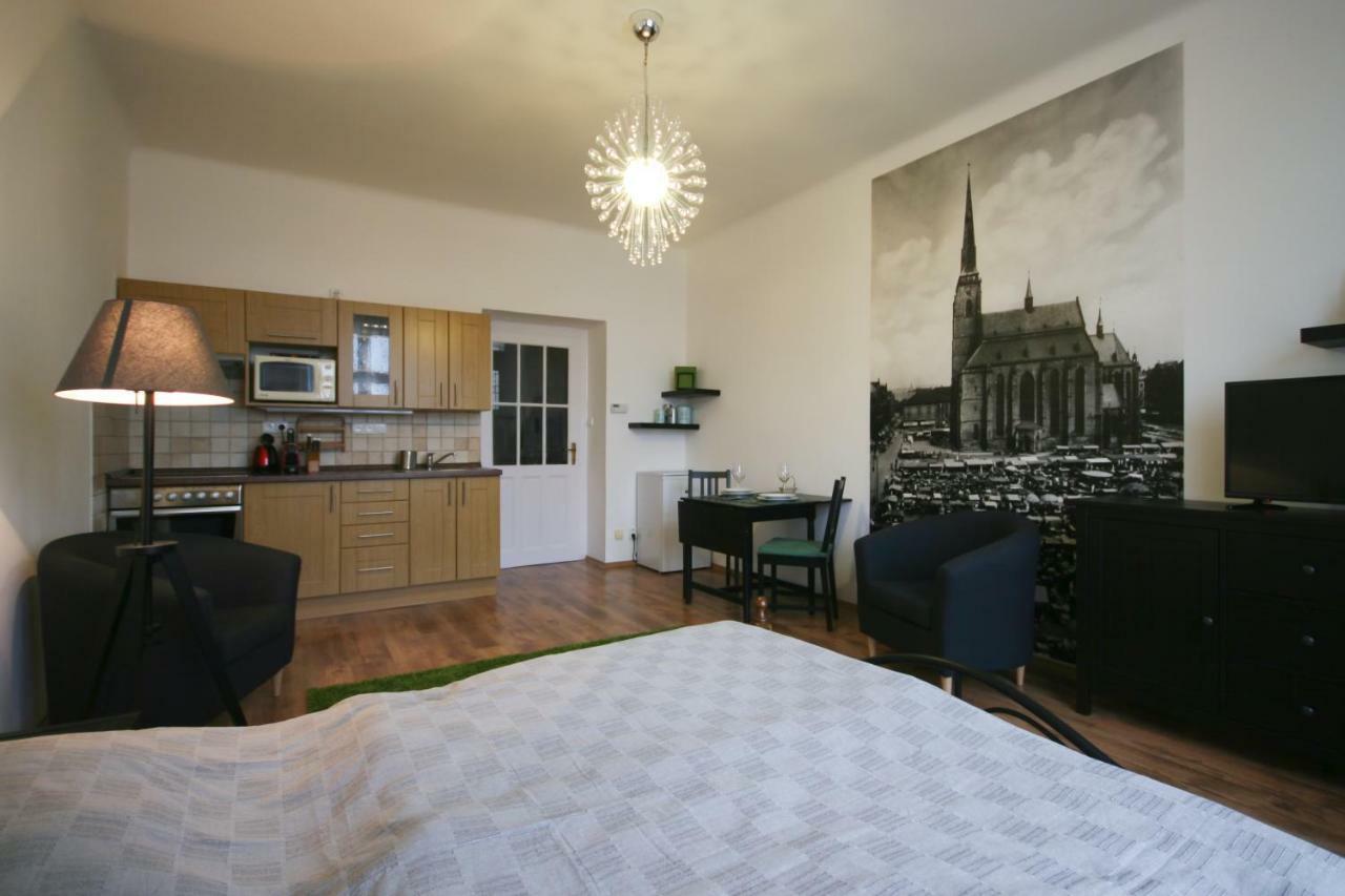Apartman Mrakodrap Plzen Luaran gambar