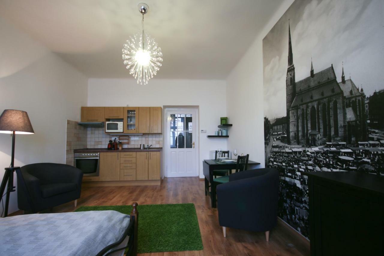 Apartman Mrakodrap Plzen Luaran gambar