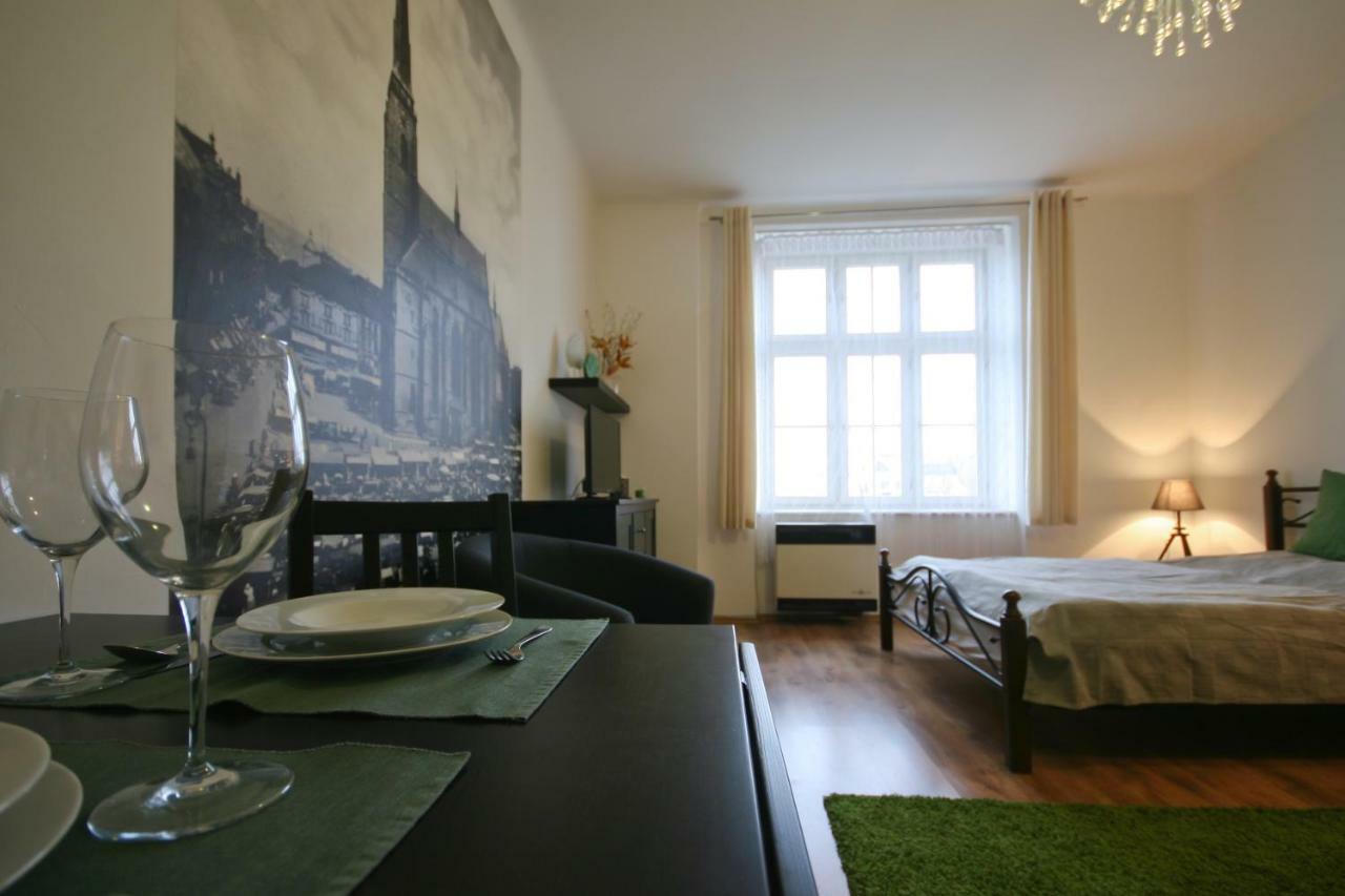 Apartman Mrakodrap Plzen Luaran gambar