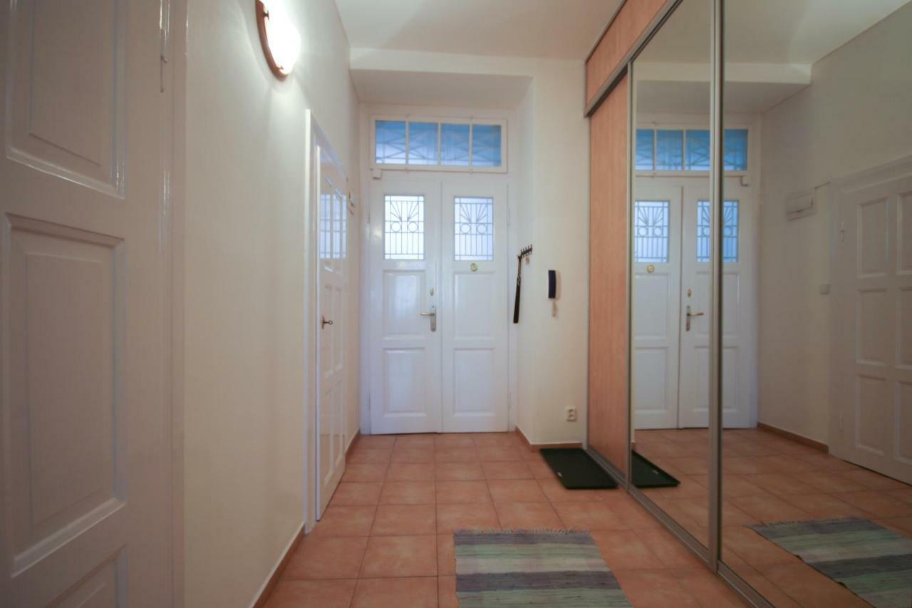 Apartman Mrakodrap Plzen Luaran gambar