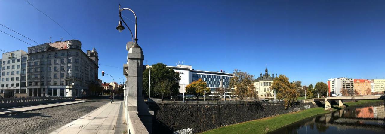 Apartman Mrakodrap Plzen Luaran gambar